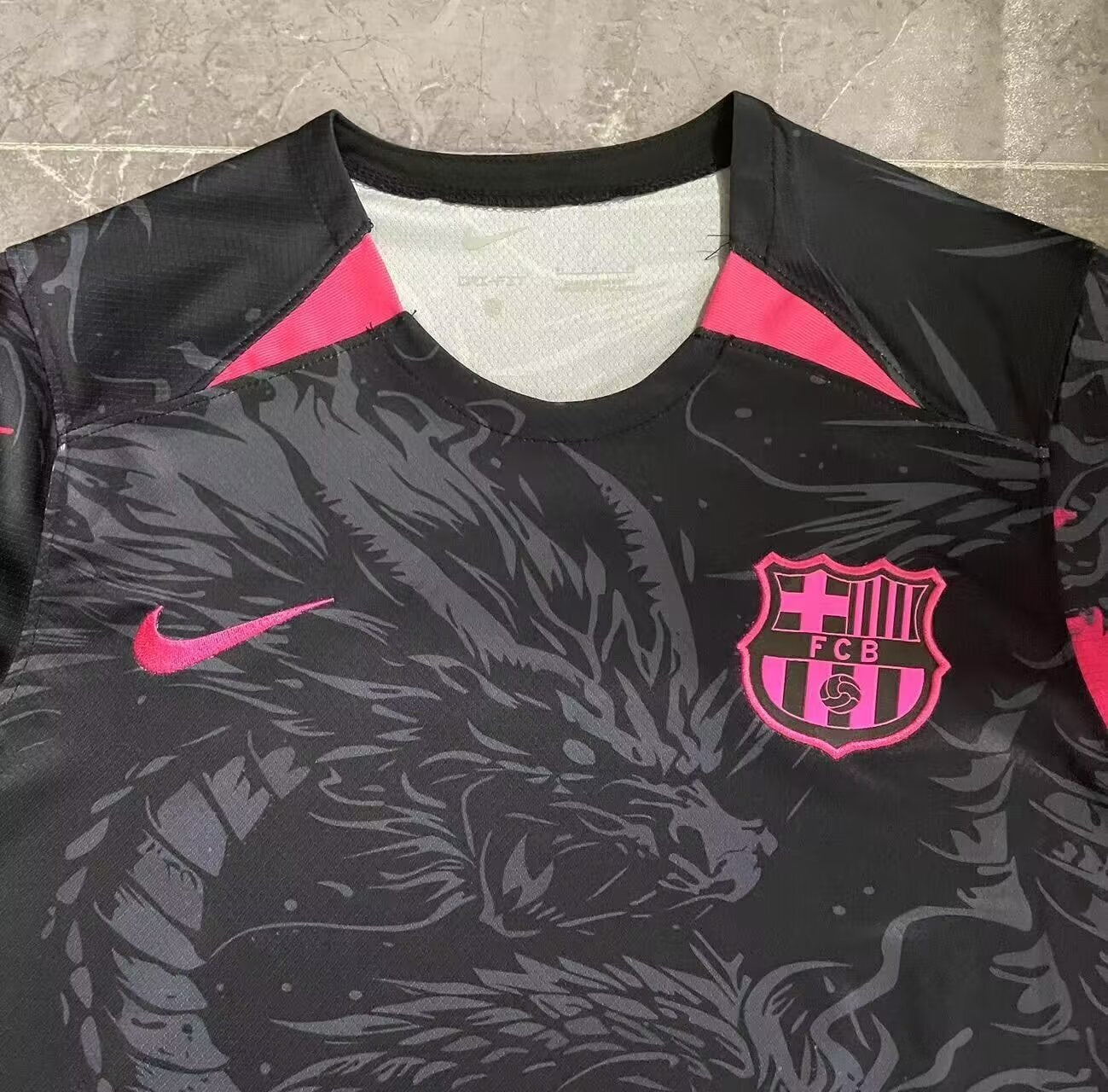 FC Barcelona 24-25 Ed Especial Dragon Negro Rosa