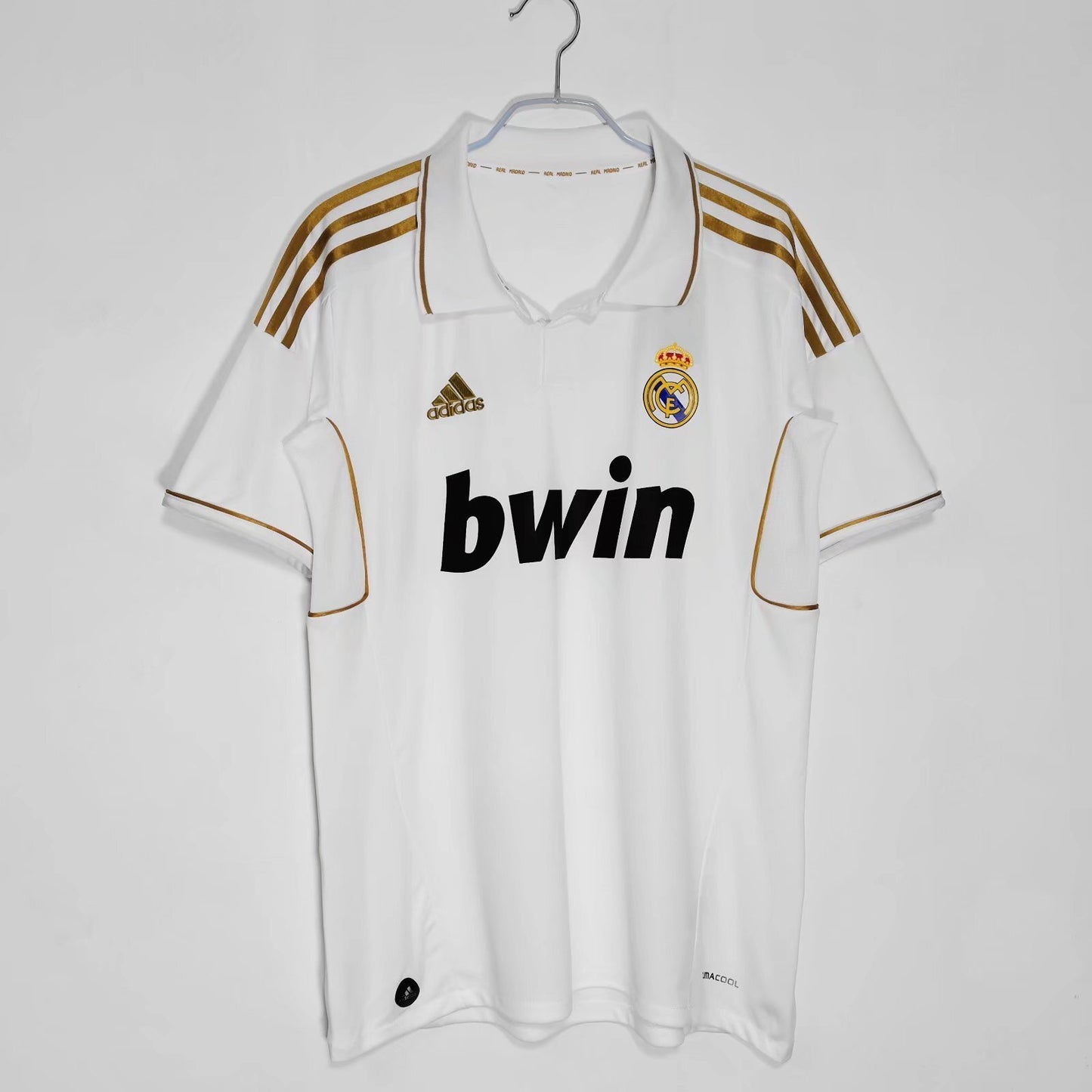 Real Madrid  11-12 Local