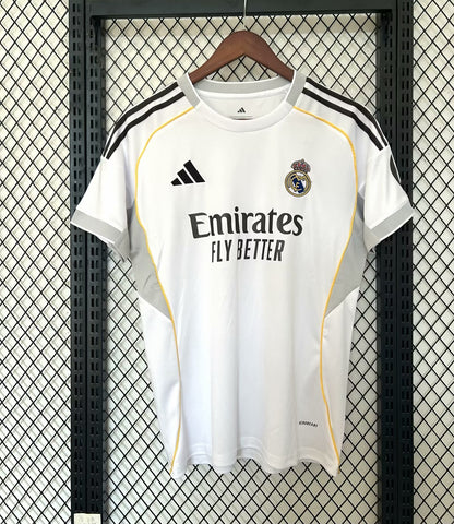 Real Madrid  25-26 Local